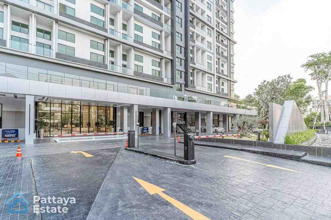 Arcadia Millennium Tower Luxury Living Area